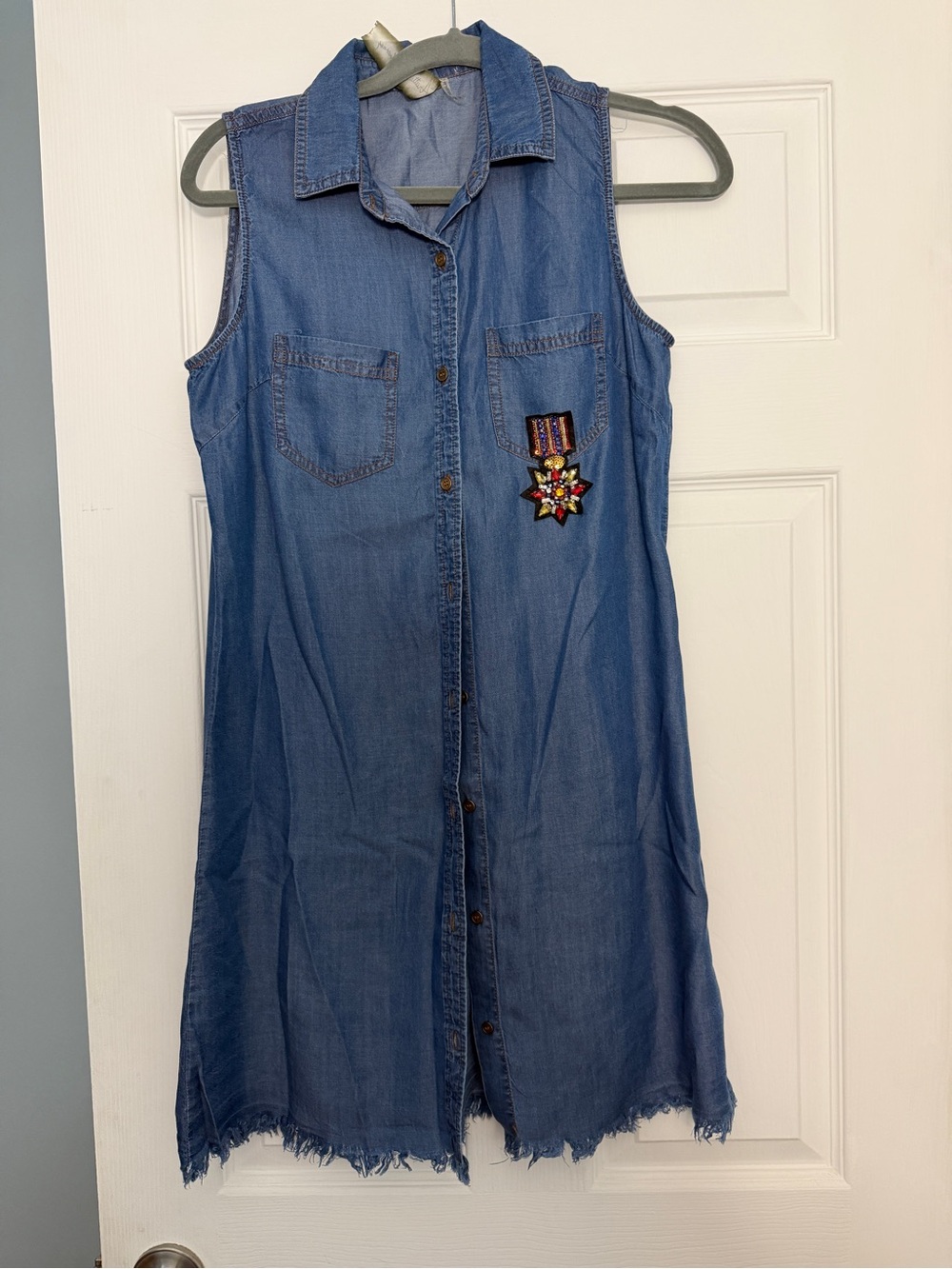 NWOT! Denim top/dress with unique medal design